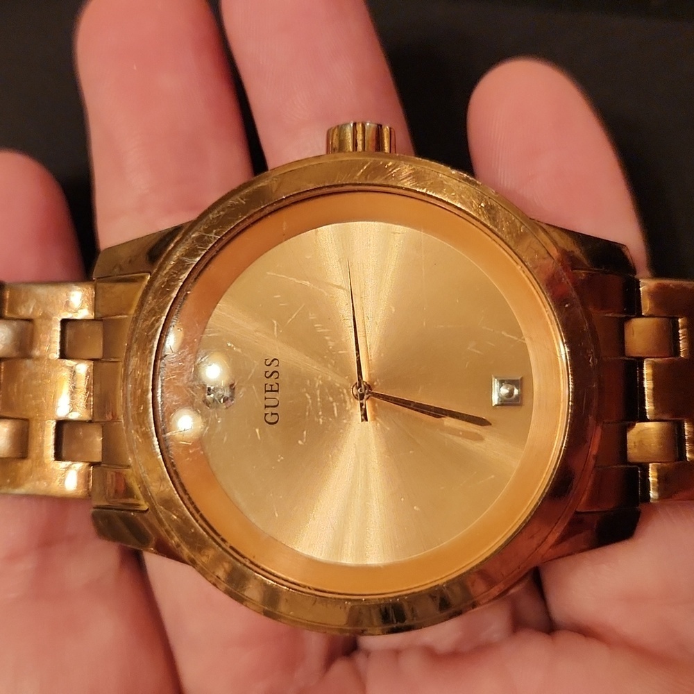 Guess rose gold tone watch - Picture 2 of 7